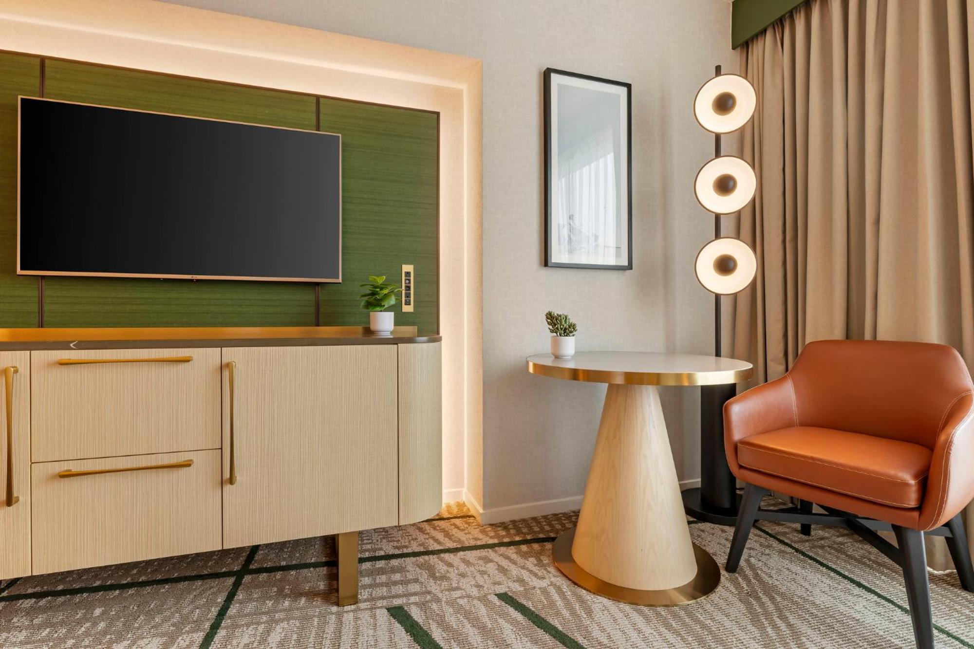 Hotel Omni At The Ballpark 4*