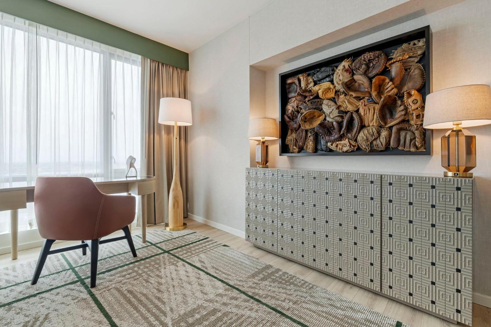 Omni At The Ballpark Hotel